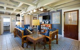 Waipi'O Lodge
